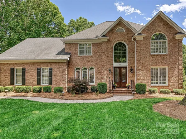 4701 Pineland Pl, Charlotte, NC 28277