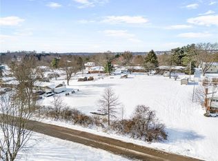 E Wadora Cir NW, North canton, OH 44720