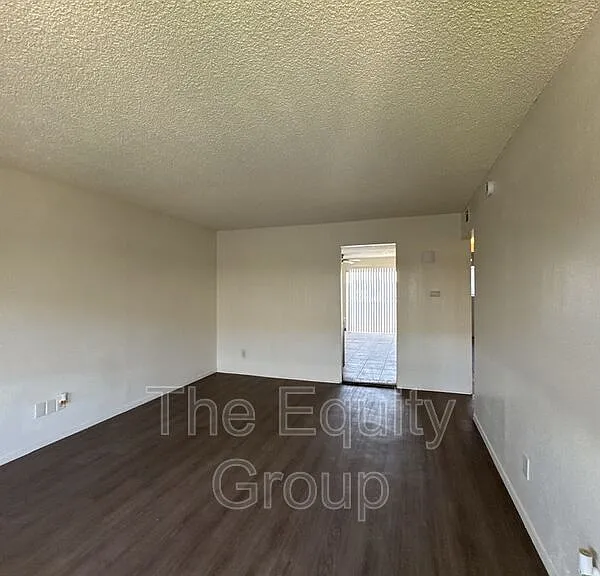 1873 Emma Lee Ln — Photo 4