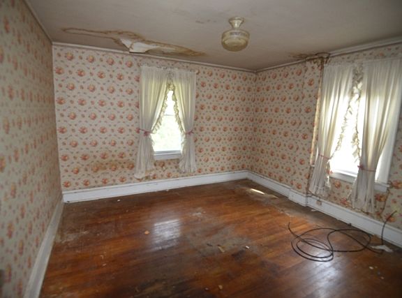 4th image of 680 E Glenwood Ave