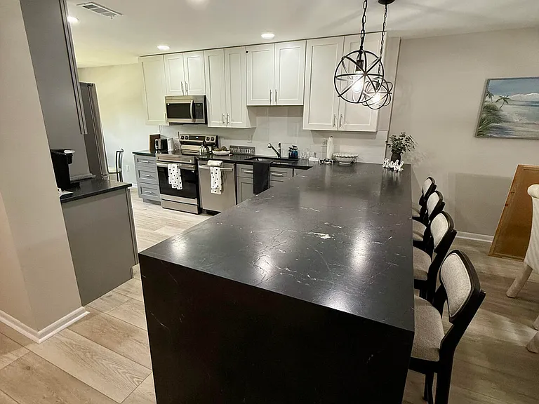 20 Westgate Ln #F — Photo 3