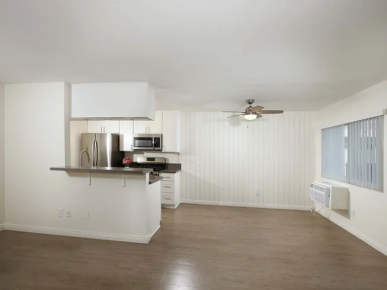 441 W Burchett St — Photo 26
