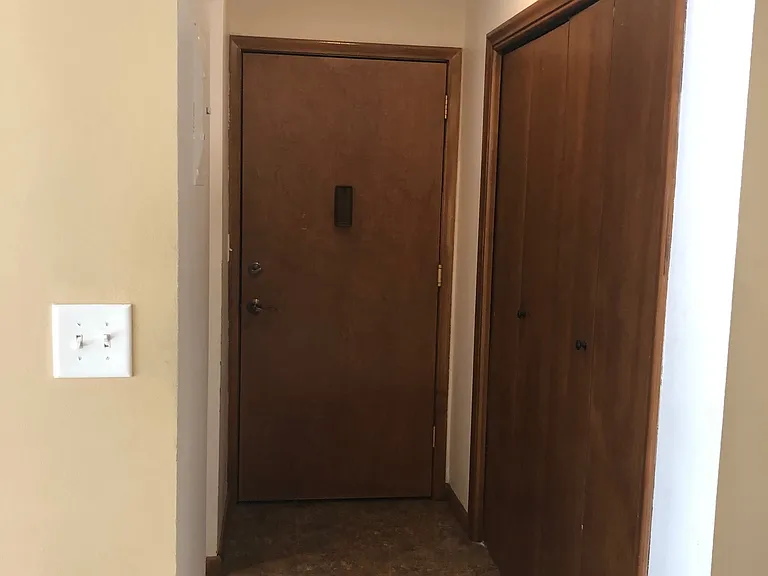 633 Robert St S #205 — Photo 9