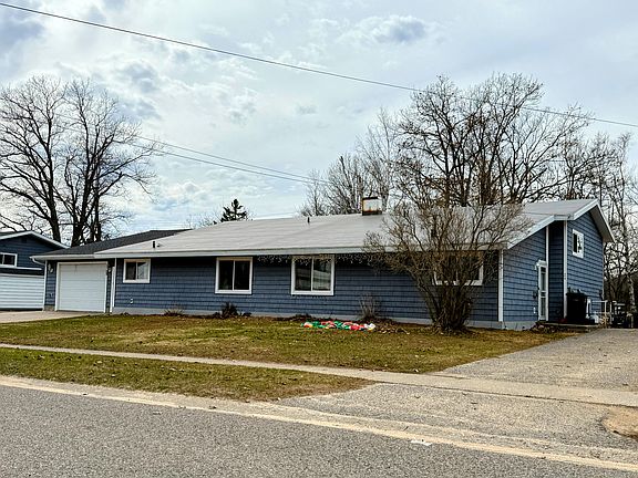 4th image of 22 & 24 Parkside Dr