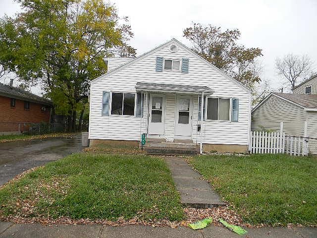 1st image of 2739 Gladstone St