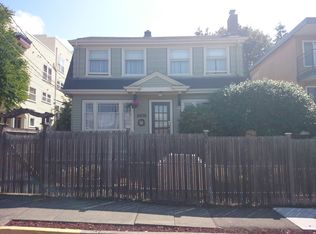 2838 14th Ave W, Seattle, WA 98119