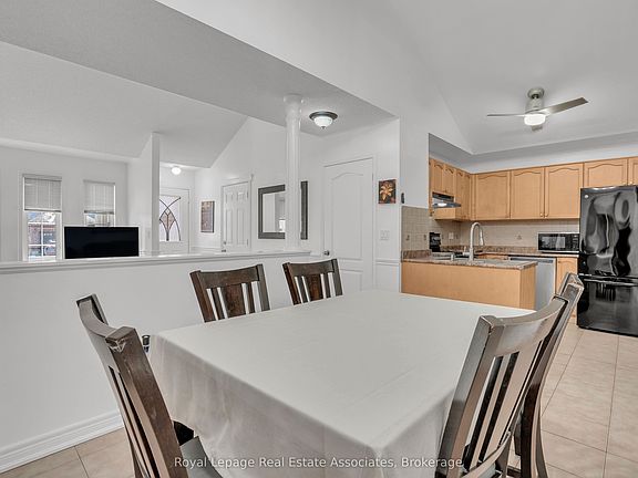 3rd image of 1128 Kell St