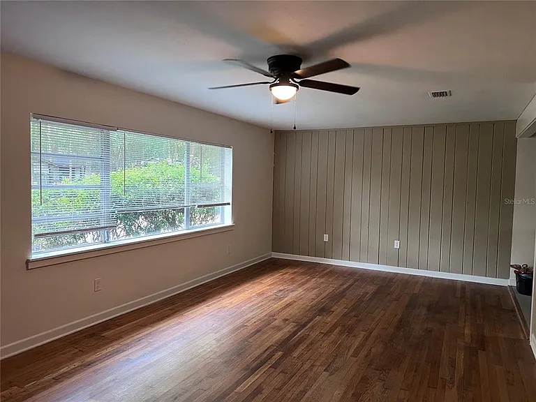 3035 W University Ave — Photo 14