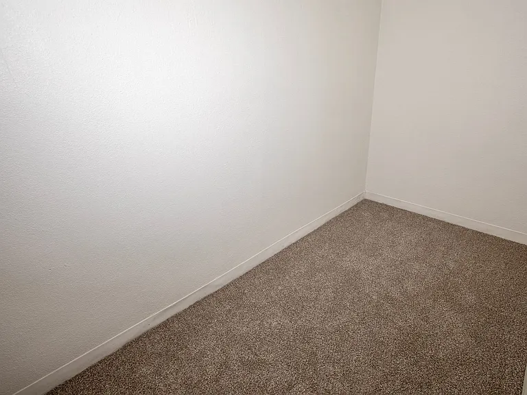 3431 Dupont Ave S — Photo 17