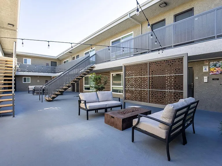 Mosaic at Western Apartments Homes — Photo 20