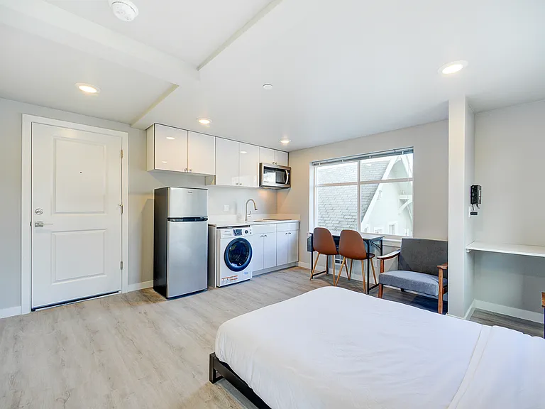 Ace Apartments — Photo 51