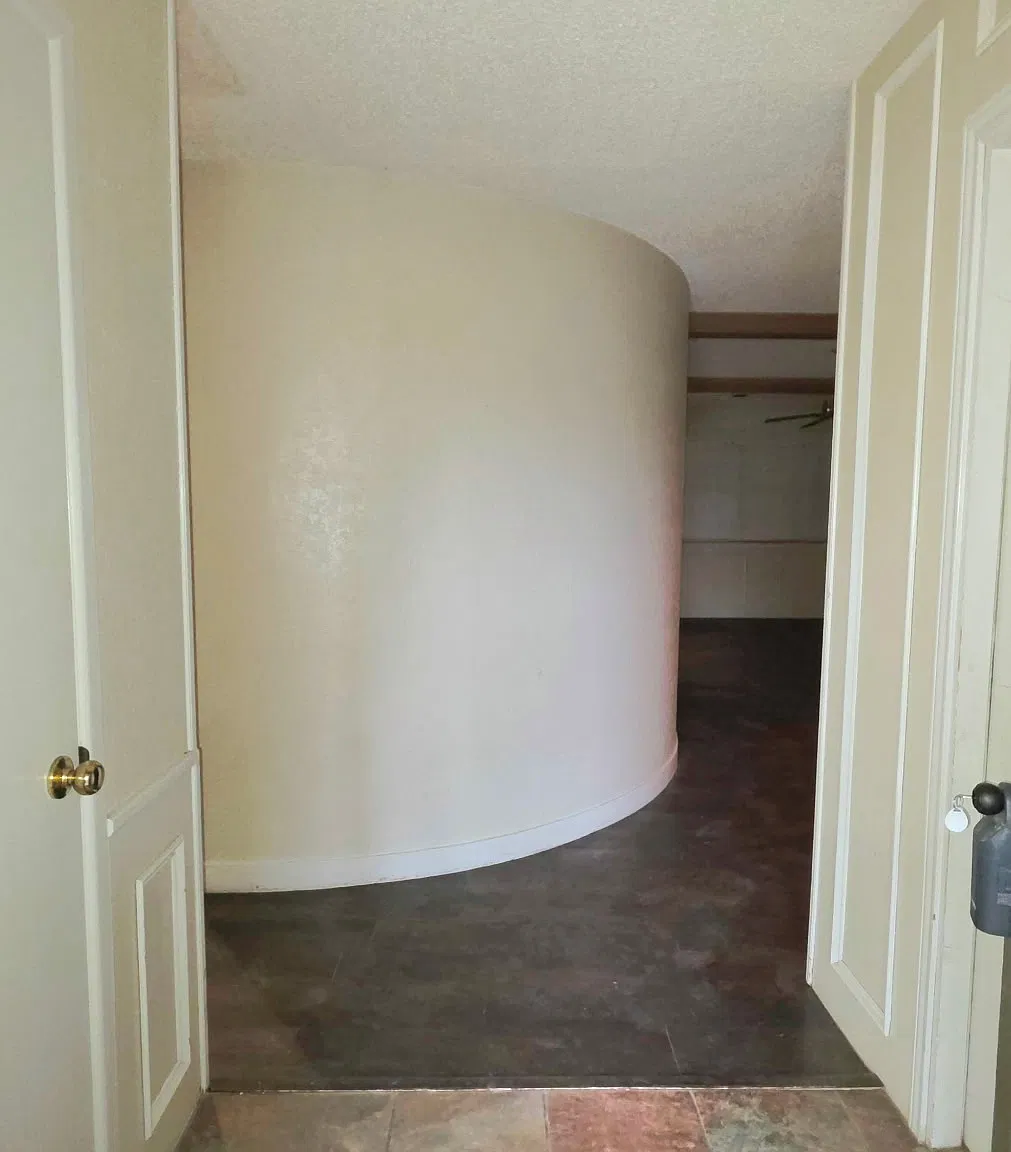 3 bed, 2.0 bath, 1625 sqft, $2,400 — Photo 2