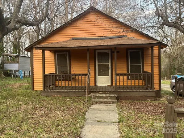 1128 Rosehill Dr, Lincolnton, NC 28092