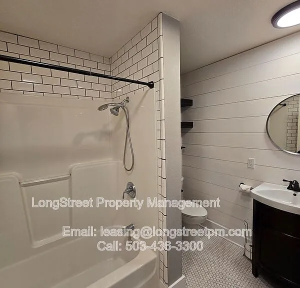 117 NW 11th St — Photo 9