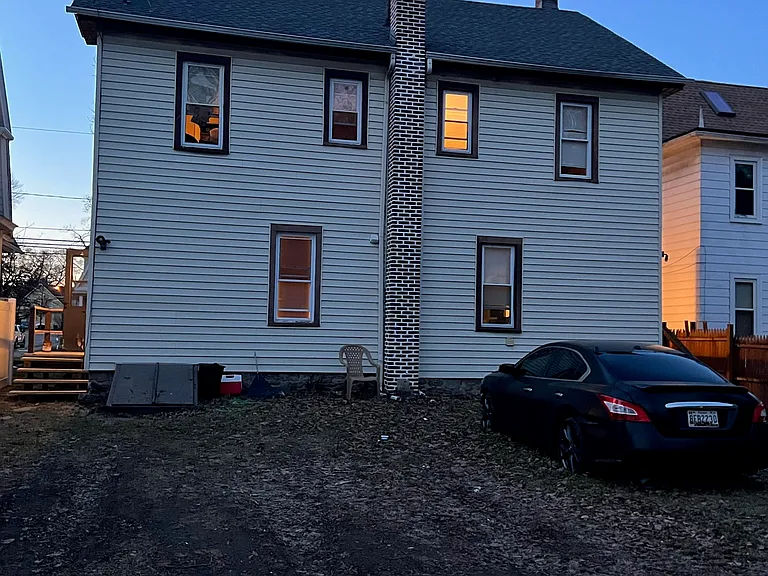 105 & 109 E Broad St #109 — Photo 15