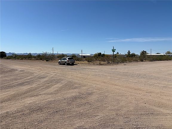 3rd image of 3115 W Carmichael Rd