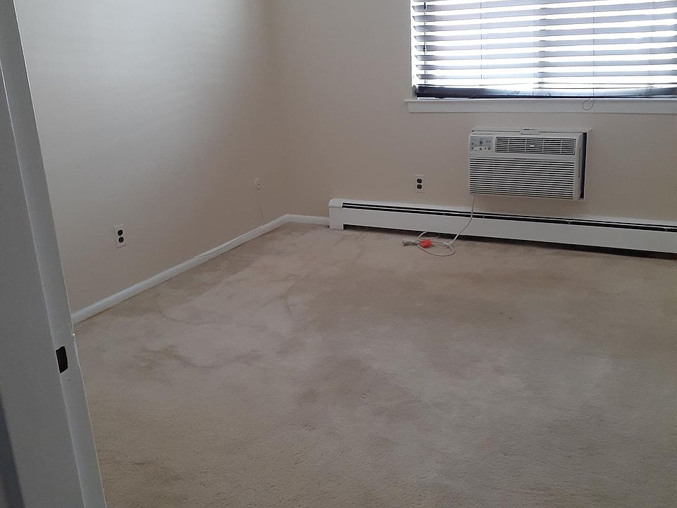 2nd image of 201 N Beverwyck Rd APT 8