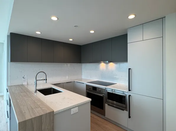 567 Emerson St, Coquitlam, BC