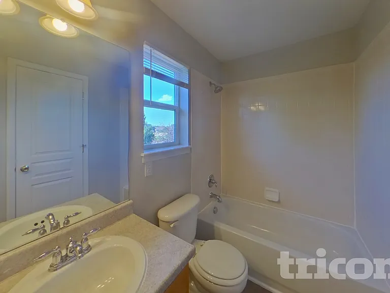 12204 Angelina Dr — Photo 16