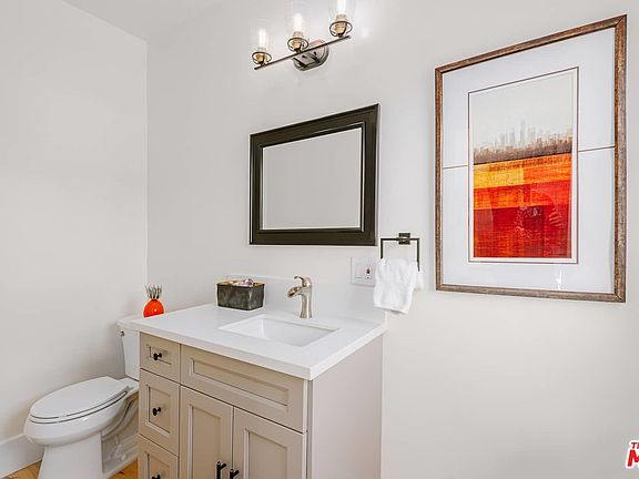 5th image of 741 N Manhattan Pl