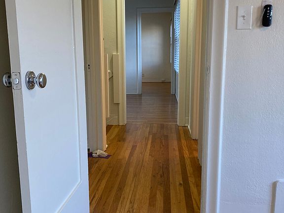 3rd image of 3772 Park Blvd APT 4-1/2