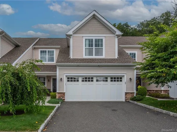 57 Woods Lane #57, Newtown, CT 06470