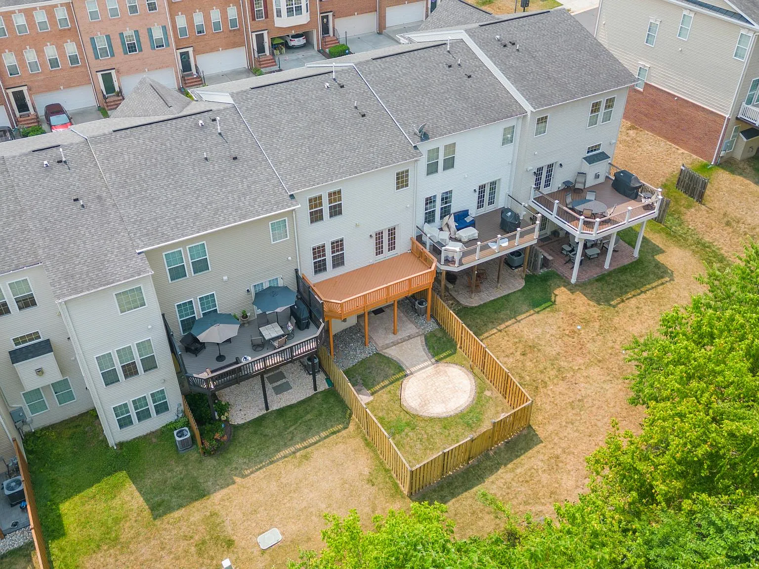 3 bed, 2734 sqft, $3,300 — Photo 3