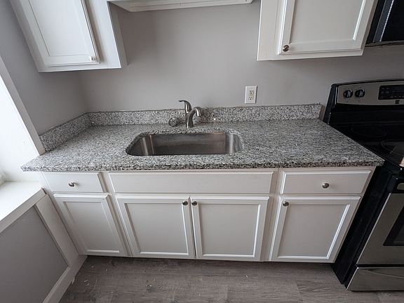 3rd image of 7914 S Broadway #1F