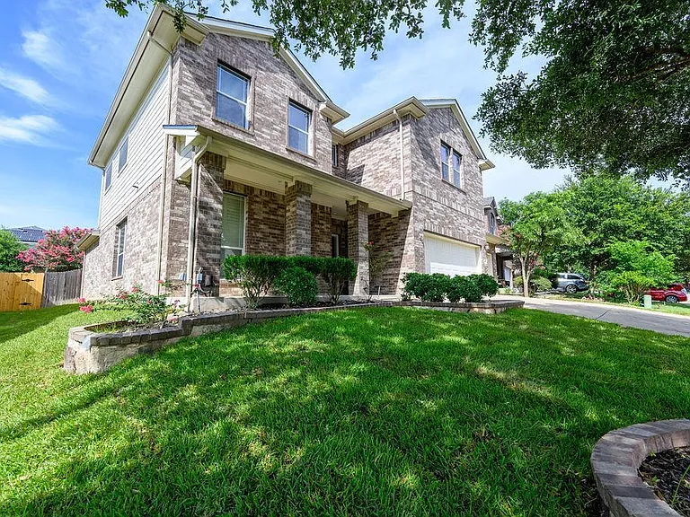 18613 Falcon Pointe Blvd — Photo 2