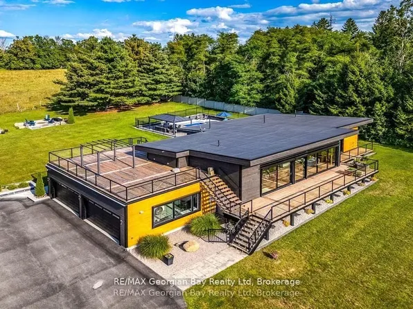 165 Wilson Rd, Tiny, ON L4R 4K4