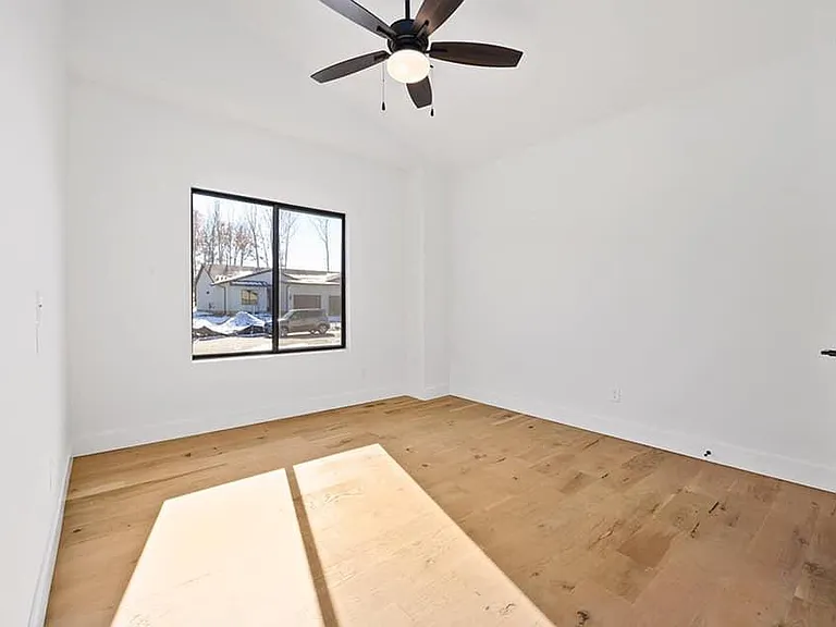 104 W Pine St — Photo 8