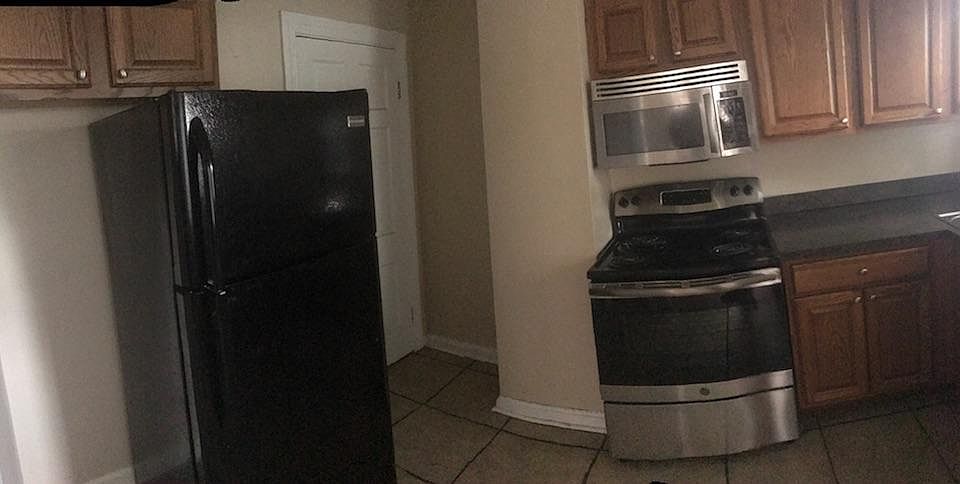 2nd image of 1031 Macarthur Cir