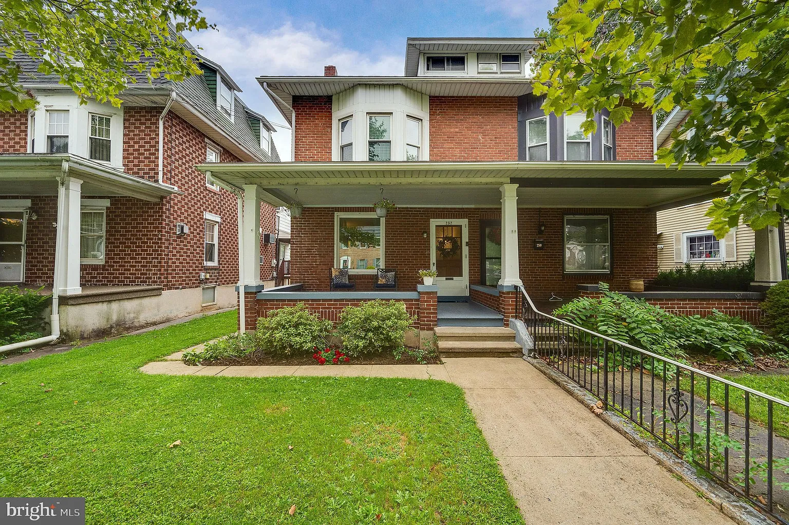 252 E Penn Ave photo 1