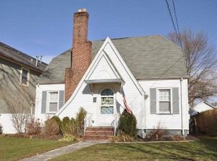 809 Center St, Garwood, NJ 07027