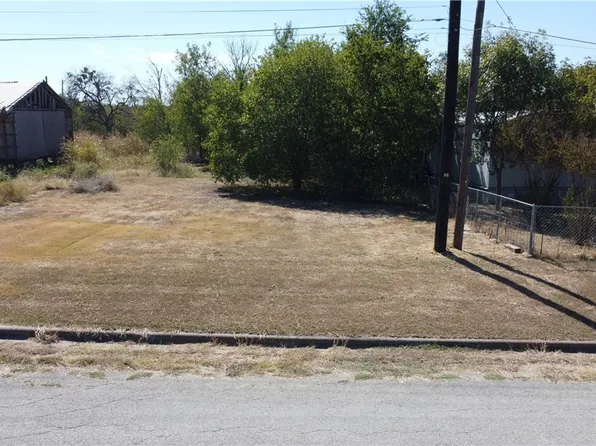 408 E Oak St, Granger, TX 76530