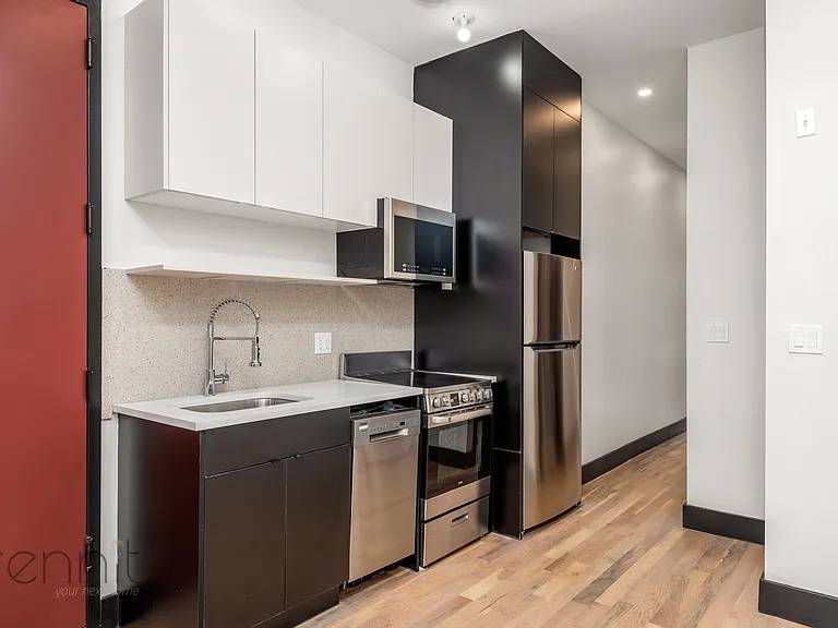 127 Thames St #4F — Photo 3