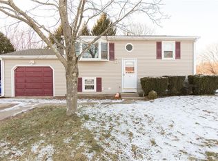 27 Jaycee Dr, West Warwick, RI 02893