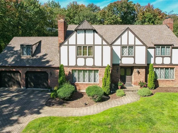 15 Otis Dr,