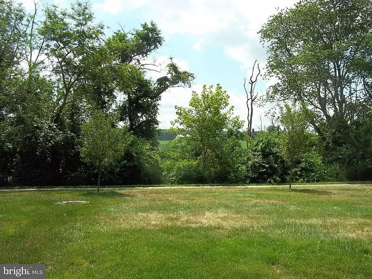 1203 Ravens Crest Dr — Photo 2