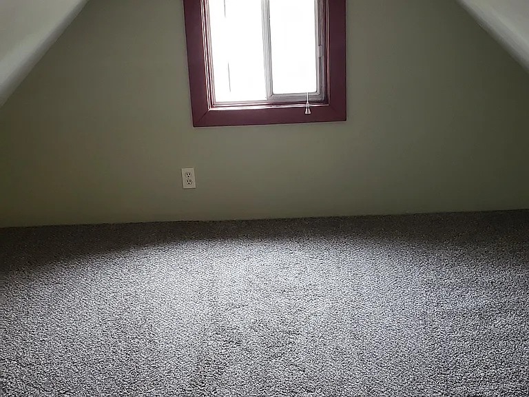 Woolen Way — Photo 15