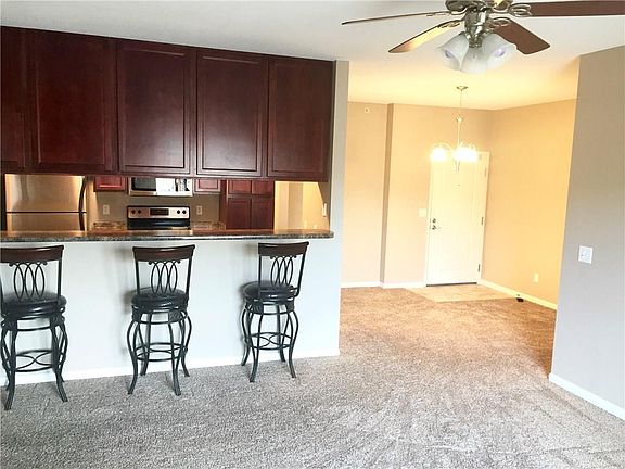 4th image of 6350 Coachlight Dr Unit 1203