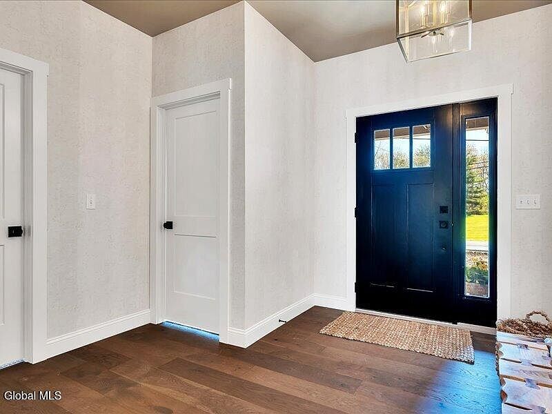 2nd image of 51 Nadia Boulevard
