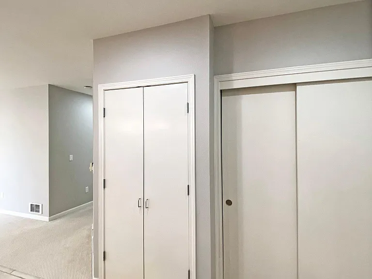 11004 NE 11th St #301 — Photo 10