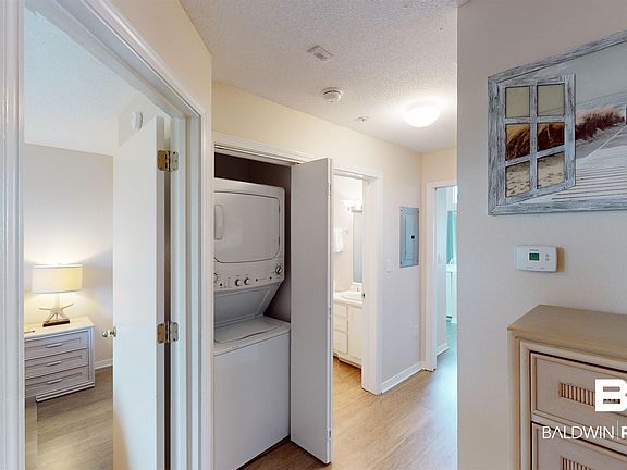 4th image of 572 E Beach Blvd #415
