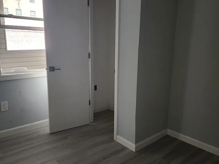 33 Saint Josephs Ave #3-F — Photo 3