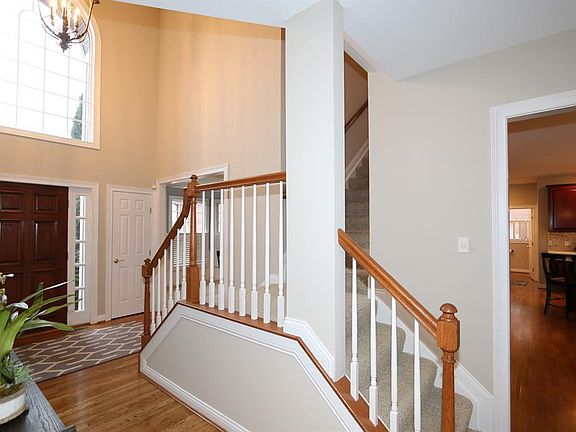 4th image of 597 Doe Run Ct