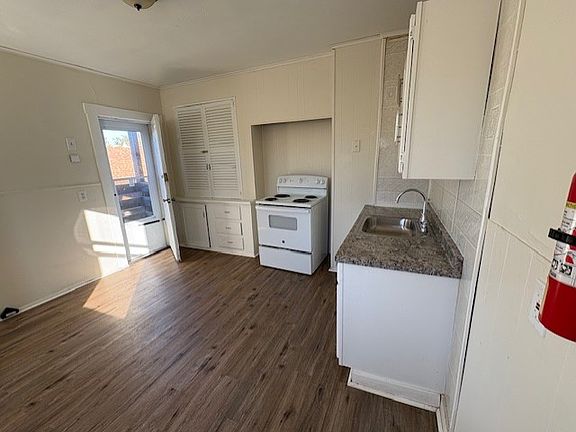 3rd image of 7 Spruce St #3L