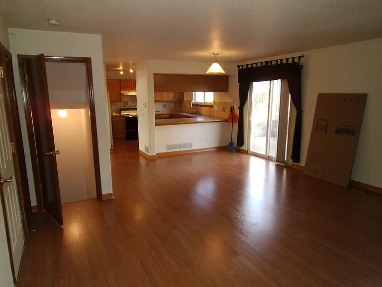 13482 Glen Cir — Photo 3