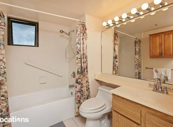 5th image of 990 Ala Nanala St APT 10D