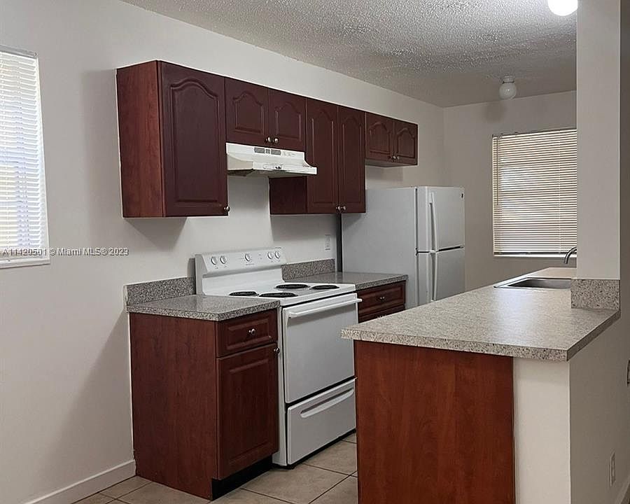 1st image of 1100 NE 1st Ct APT 103